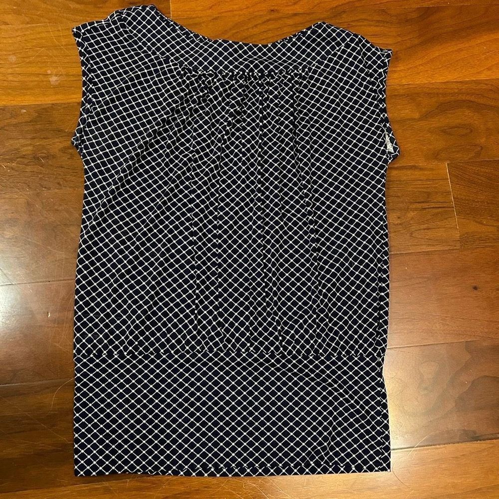 ‎Ann Taylor XS navy and white print top